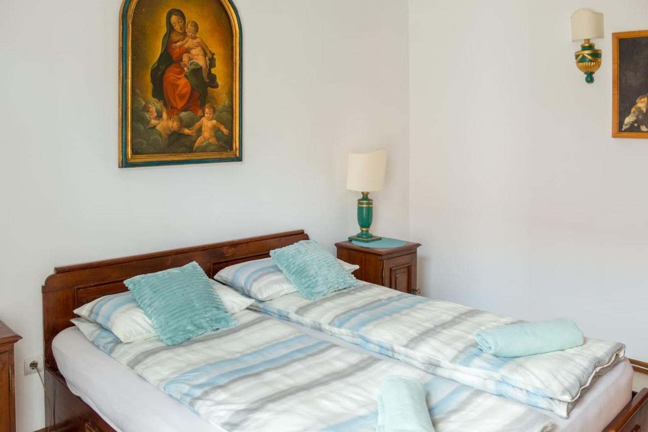 8 Small And Cozy Suite Temeşvar Dış mekan fotoğraf