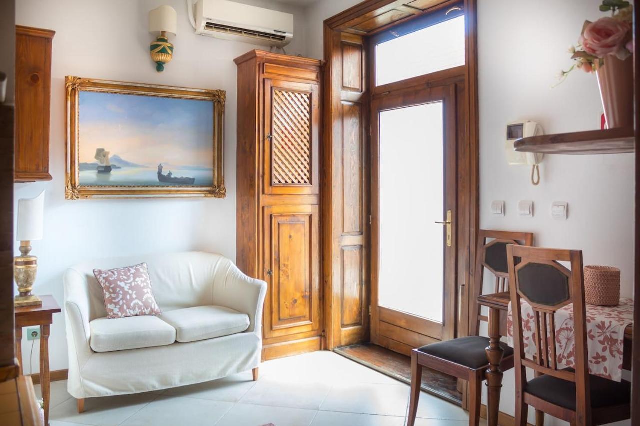 8 Small And Cozy Suite Temeşvar Dış mekan fotoğraf